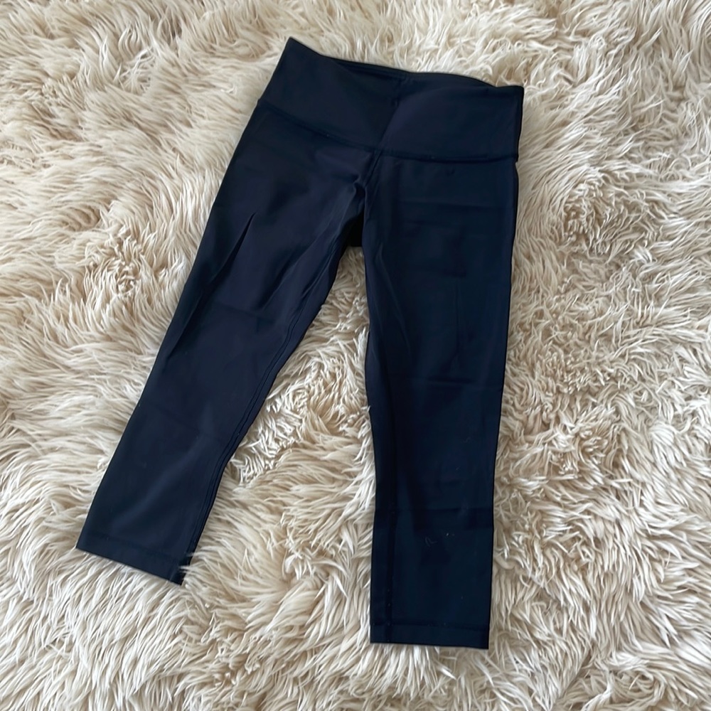 Lululemon black crop leggings: Great Condition!